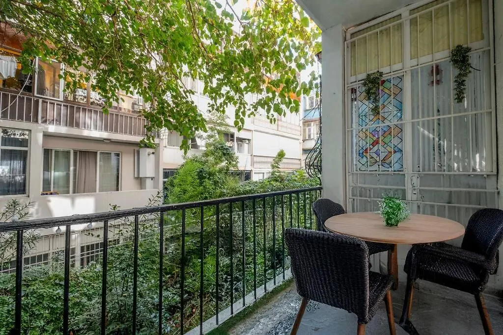 3-Bedroom Apartment With Balcony Istanbul