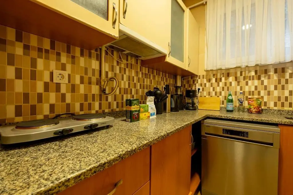 3-Bedroom Apartment With Balcony Istanbul 0*,