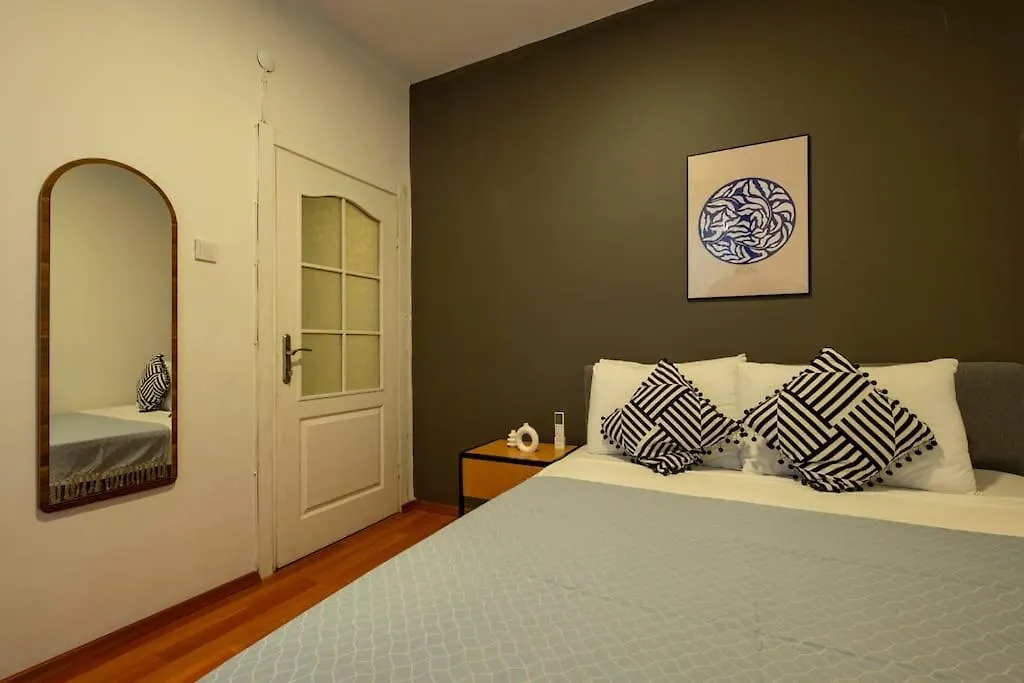 3-Bedroom Apartment With Balcony Stambuł