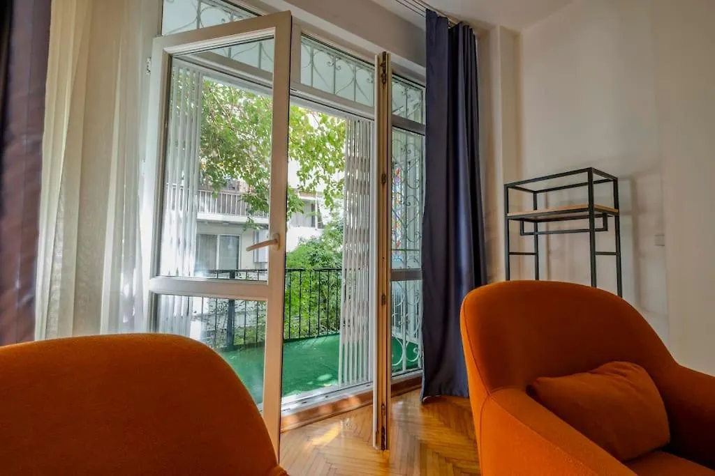 3-Bedroom Apartment With Balcony Istanbul